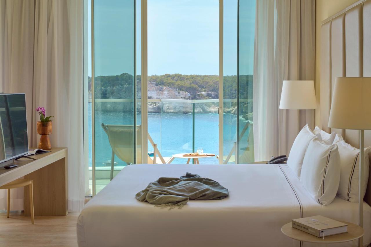 Melia Cala Galdana Hotel Cala Galdana  Kültér fotó A room at the hotel