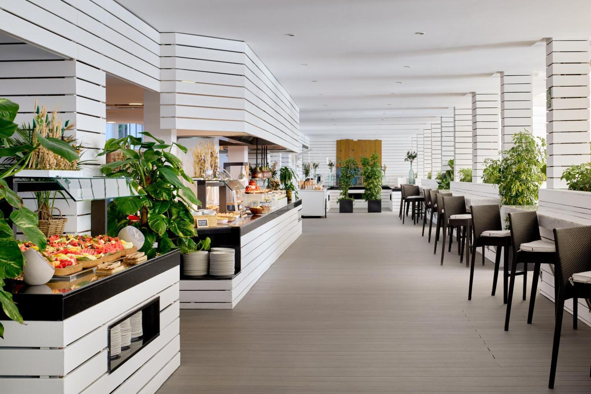 Melia Cala Galdana Hotel Cala Galdana  Kültér fotó The restaurant