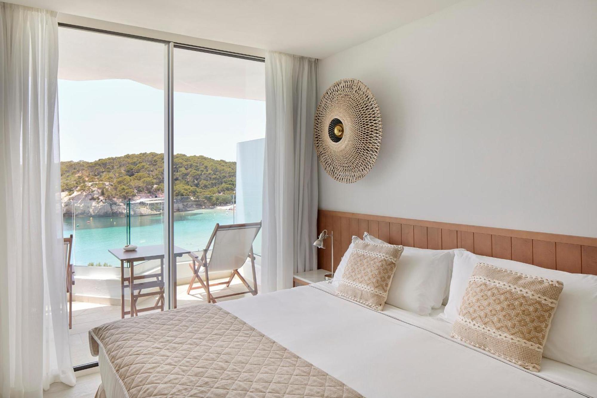 Melia Cala Galdana Hotel Cala Galdana  Kültér fotó A room at the hotel