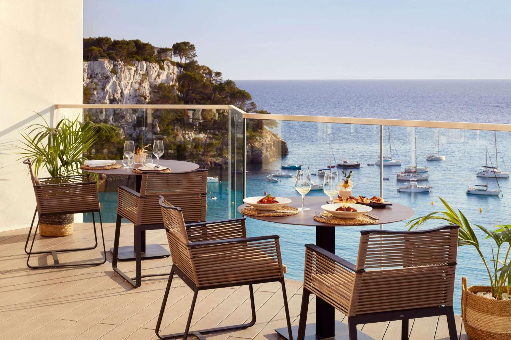 Melia Cala Galdana Hotel Cala Galdana  Kültér fotó Terrace at the hotel